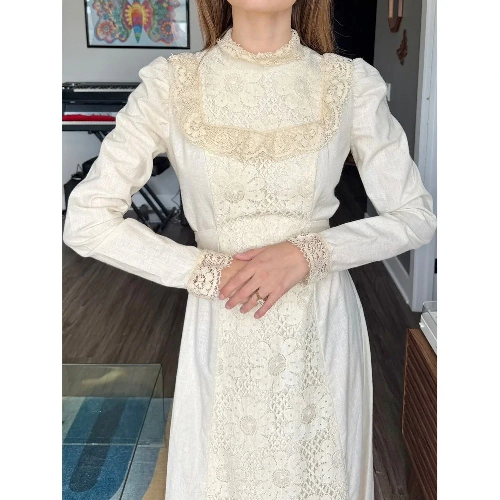 Vintage 1970s Prairie Dress White Cotton Lace Cottagecore Edwardian Victorian M